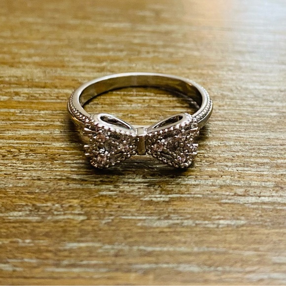 Bowknot 925 Sterling Silver Ring. Cubic Zirconia Rhinestone. Size 8. - Picture 10 of 13